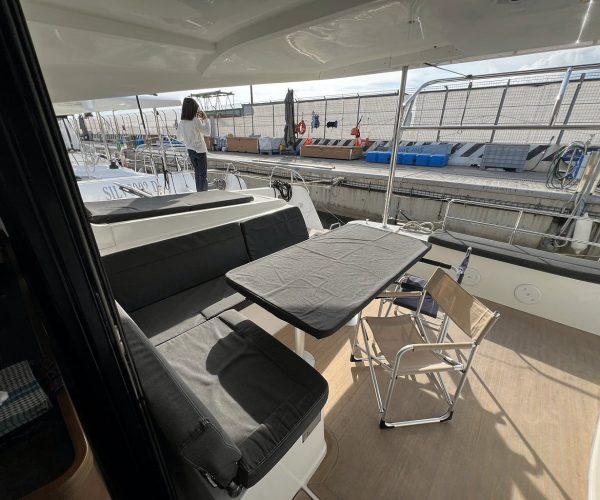 Lagoon 42