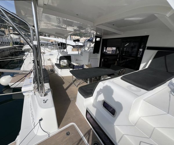 Lagoon 42